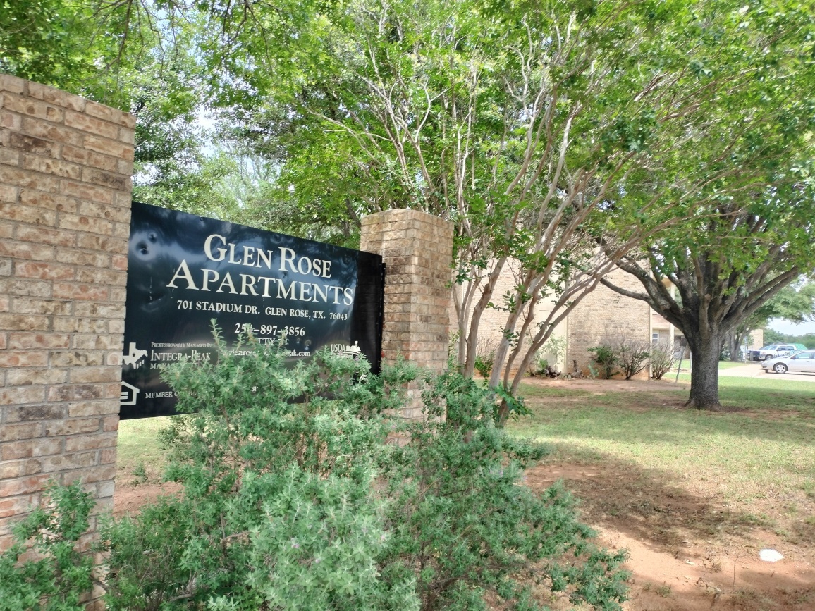 Glen Rose Apartments