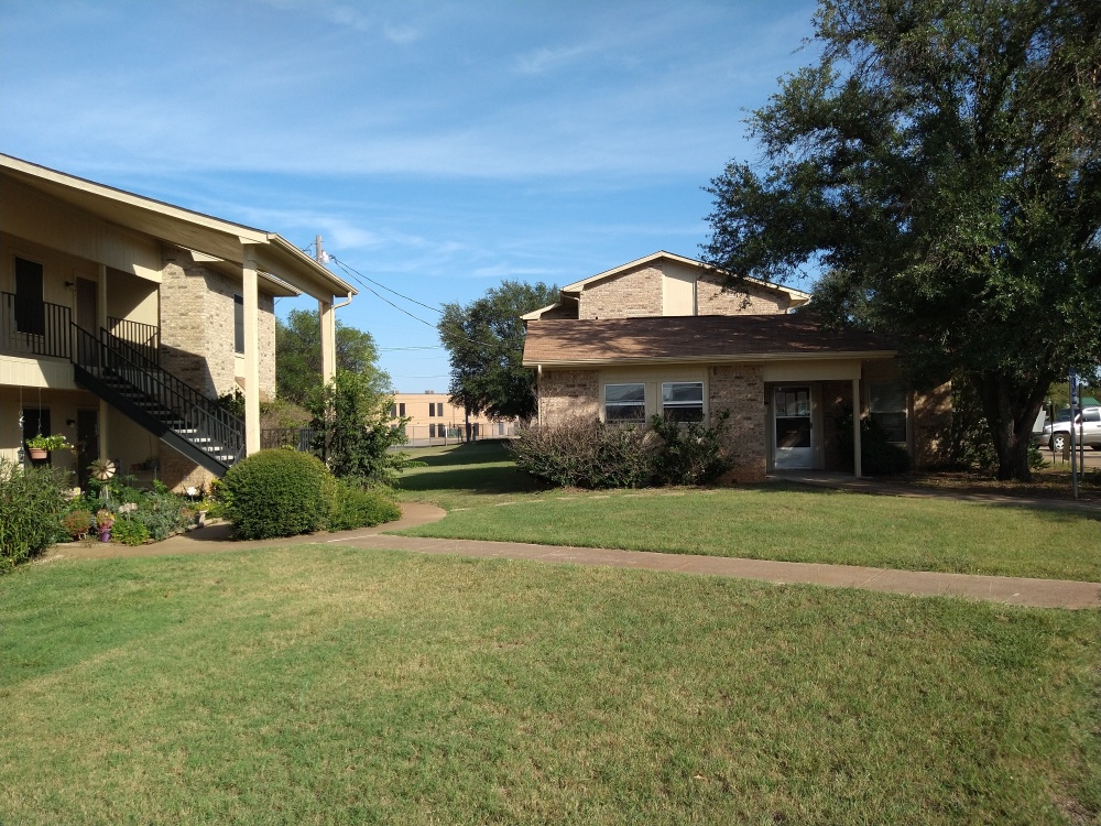 Glen Rose Apartments