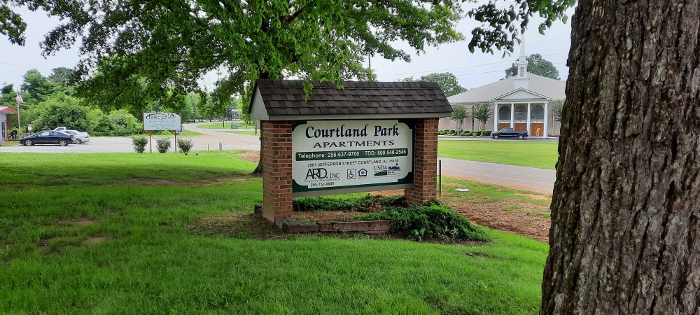 Affordable Apartments in  Courtland